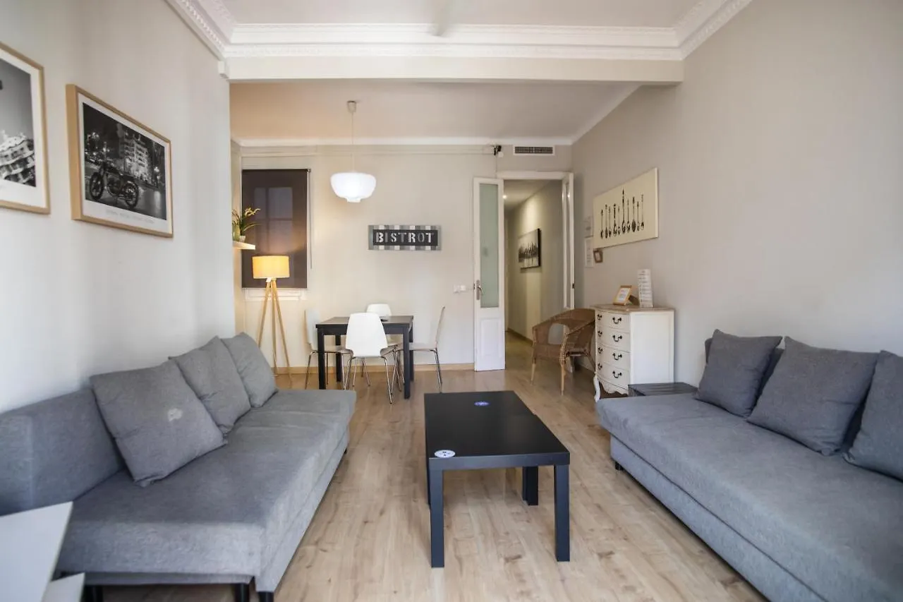 23Par1007 Comfortable Apartment In Paralel Barcelona