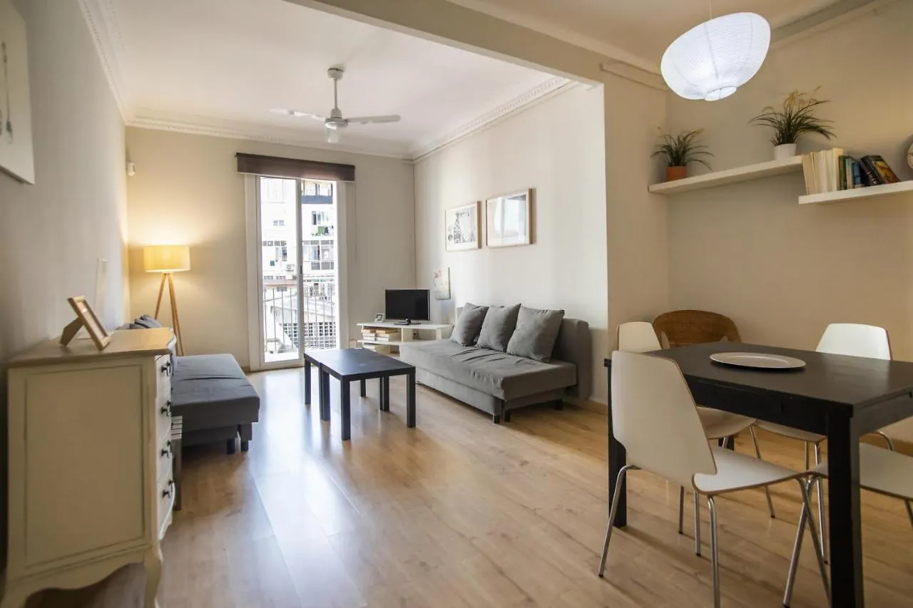 23Par1007 Comfortable Apartment In Paralel Barcelona Spain