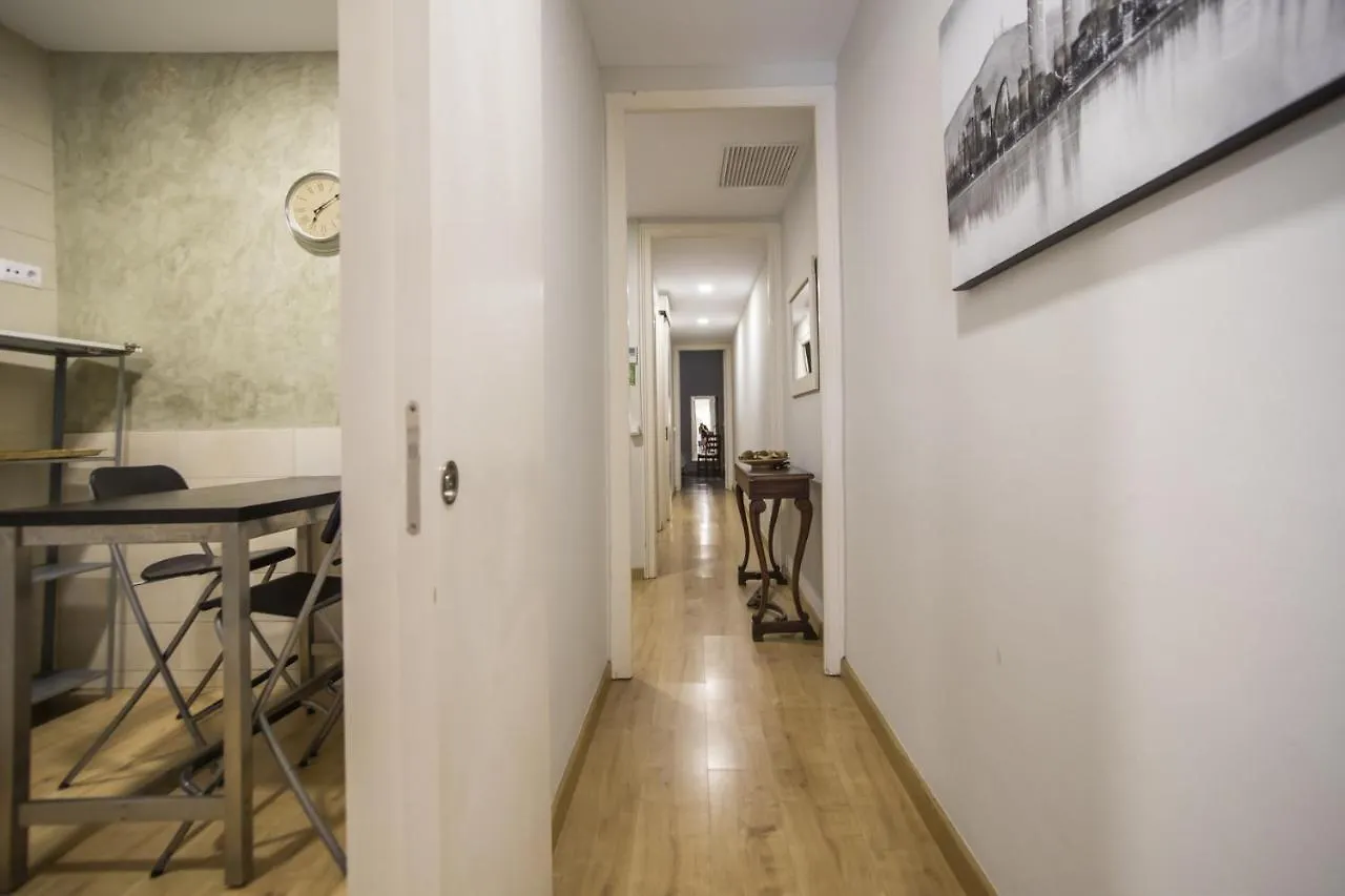 23Par1007 Comfortable Apartment In Paralel Barcelona Spain
